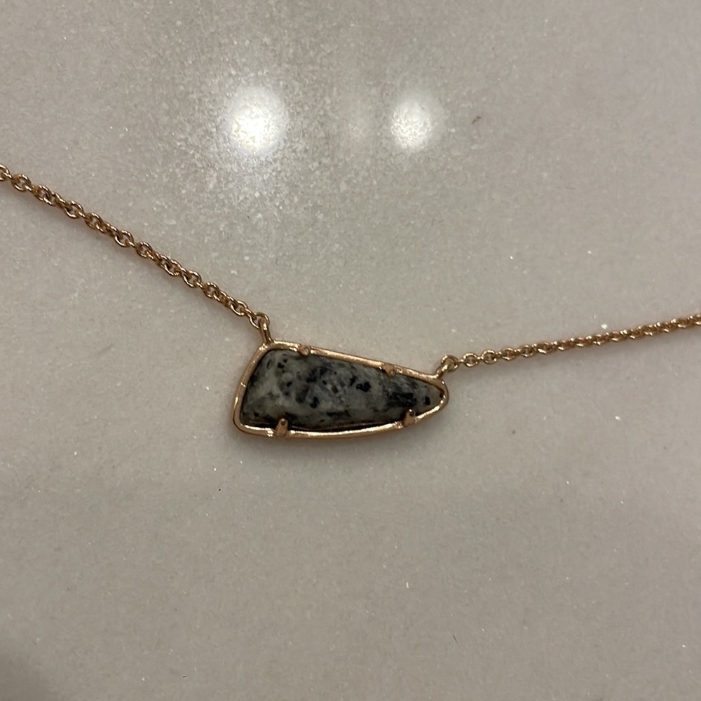 Kendra scott stone necklace